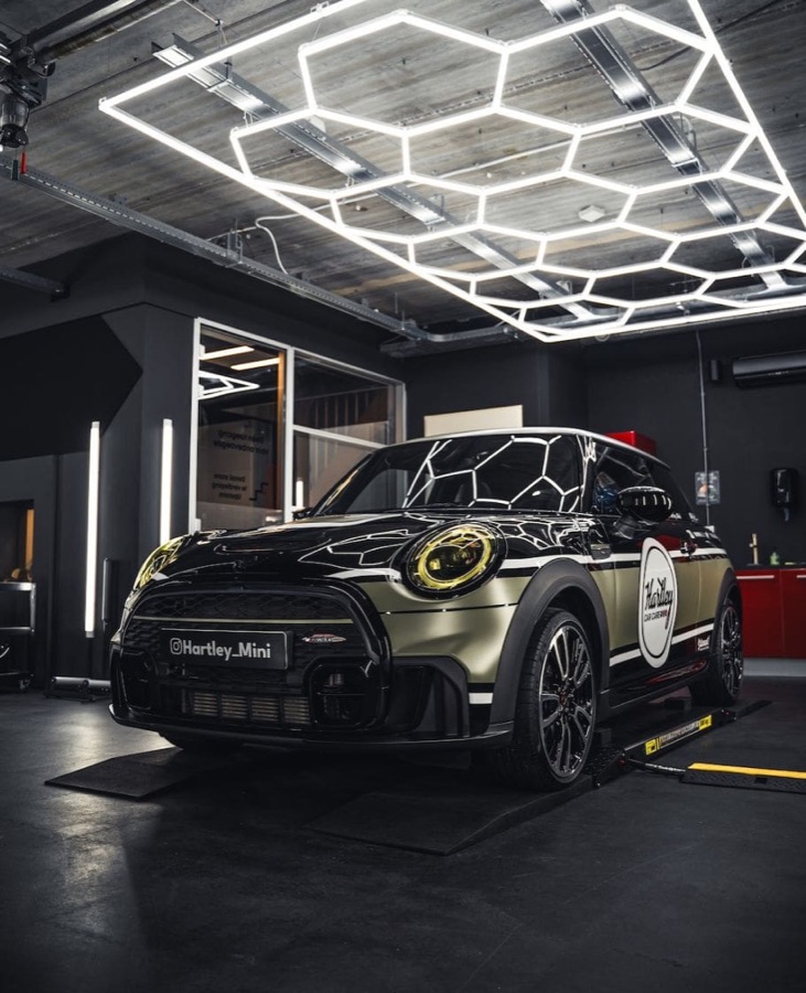 Auto in de studio